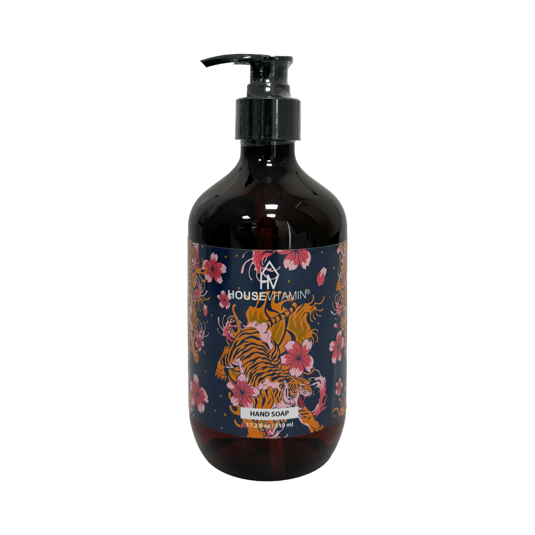 Vegan handzeep Hout & Salie van Housevitamin, bruine pompfles met tijgerprint