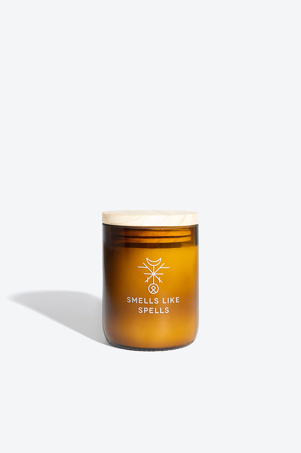 Geurkaars Idunn van Smells Like Spells in een bruine glazen pot