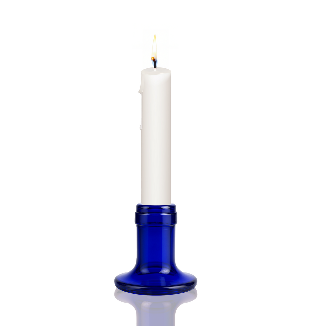 Blauwe kandelaar van Rebottled met een witte kaars