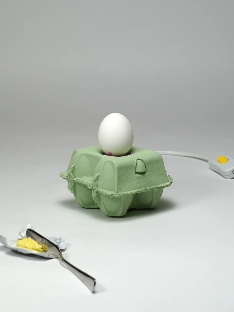 Eierdooslamp Mint met een witte Egglamp, uit