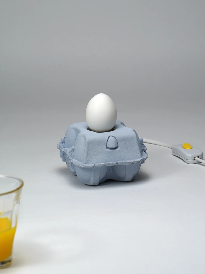 Eierdooslamp Sky met een witte Egglamp, uit