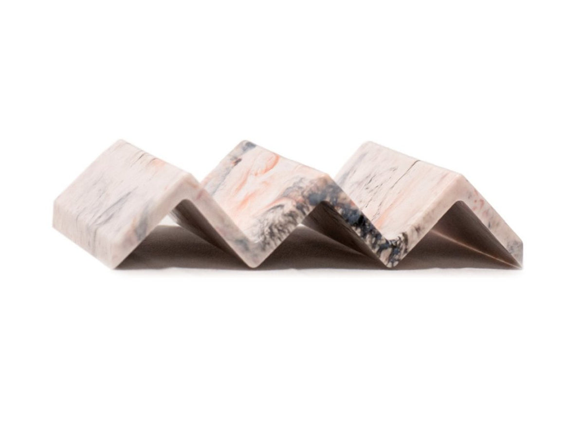 Roze zeepbakje van gerecycled plastic, van opzij