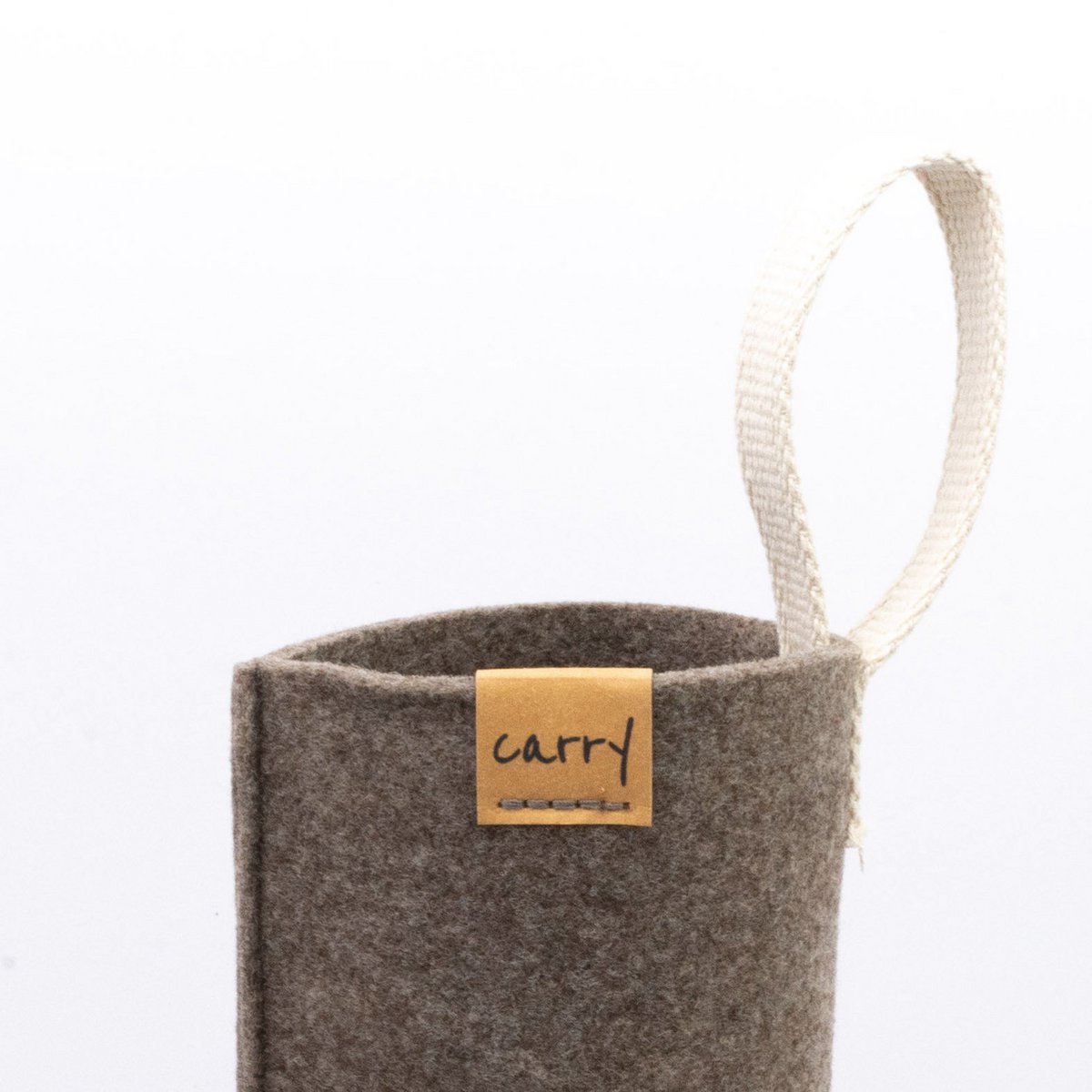 Label met carry-logo en katoenen lus