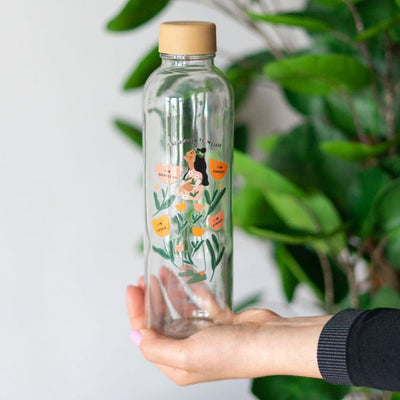 Drinkfles Reminder to Myself op een open hand
