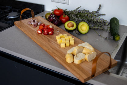 Borrelplank met leren handvaten beuken (69 x 19cm)