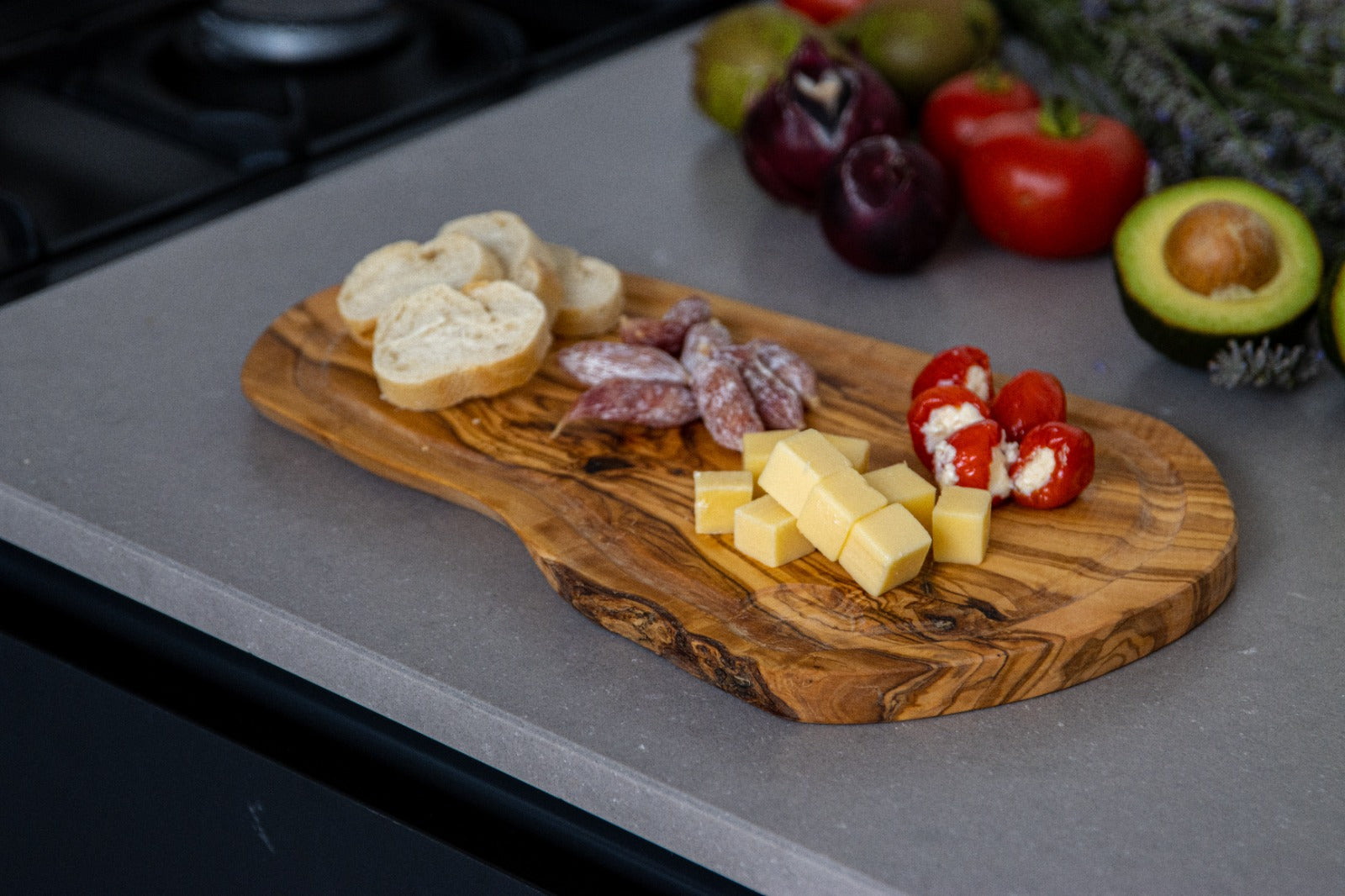Borrelplank met sapgeul - ovale serveerplank - 45x20cm