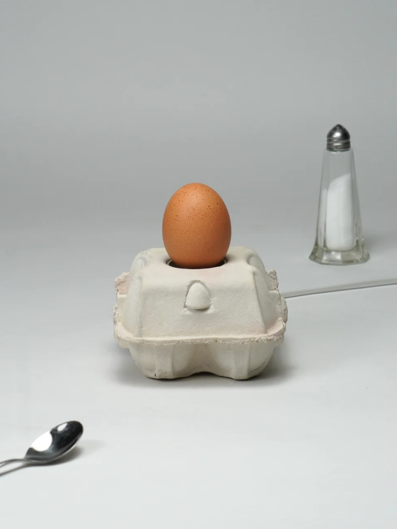 Eierdooslamp Classic met een bruine Egglamp, uit