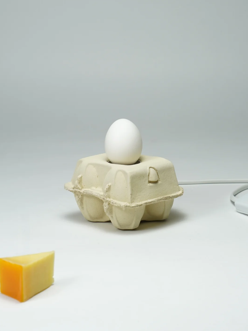 Eierdooslamp Corn met een witte Egglamp, uit