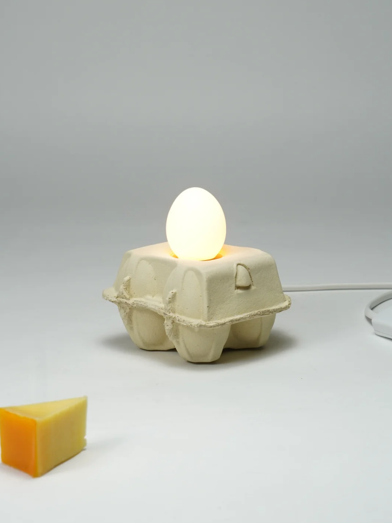Eierdooslamp Corn met een brandende witte Egglamp