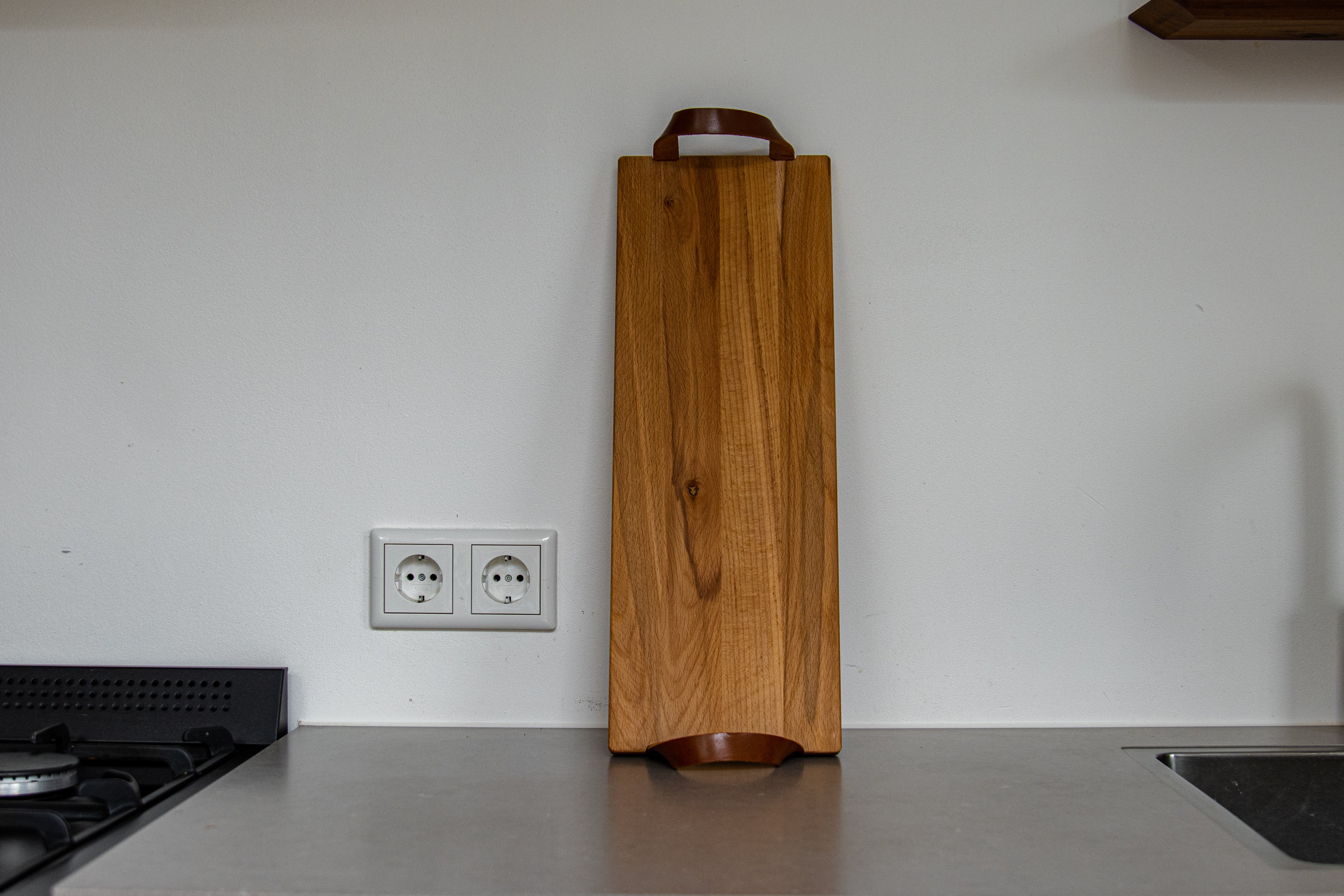 Borrelplank beuken met leren handvaten - luxe serveerplank - 48x17 cm