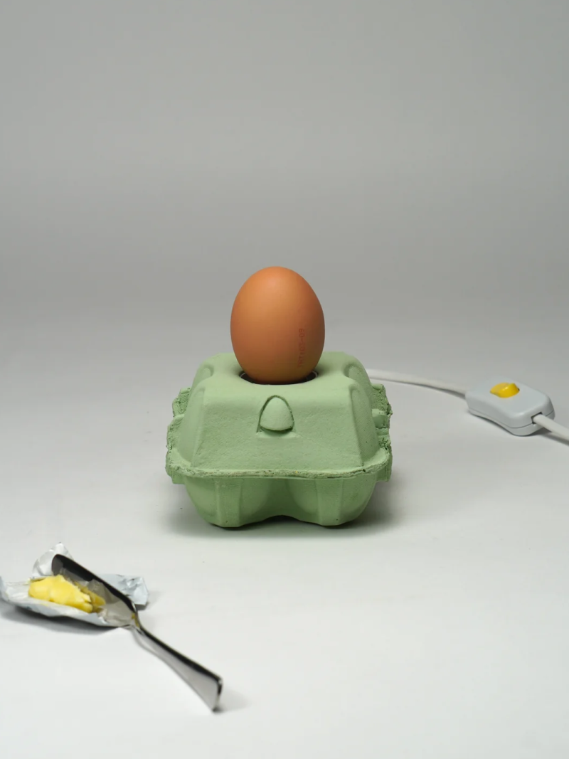 Eierdooslamp Mint met een bruine Egglamp, uit