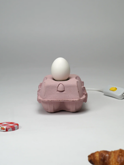 Eierdooslamp Rosé met een witte Egglamp, uit