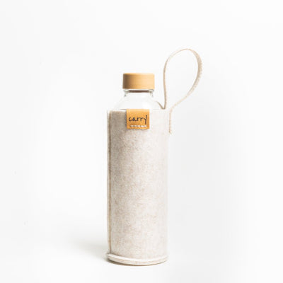 Drinkfles van 0,7 liter in de beige beschermhoes