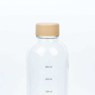Bovenkant van de drinkfles met de maatstreepjes 700 tot 900 ml