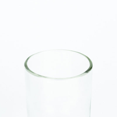 Rand van het drinkglas van dichtbij