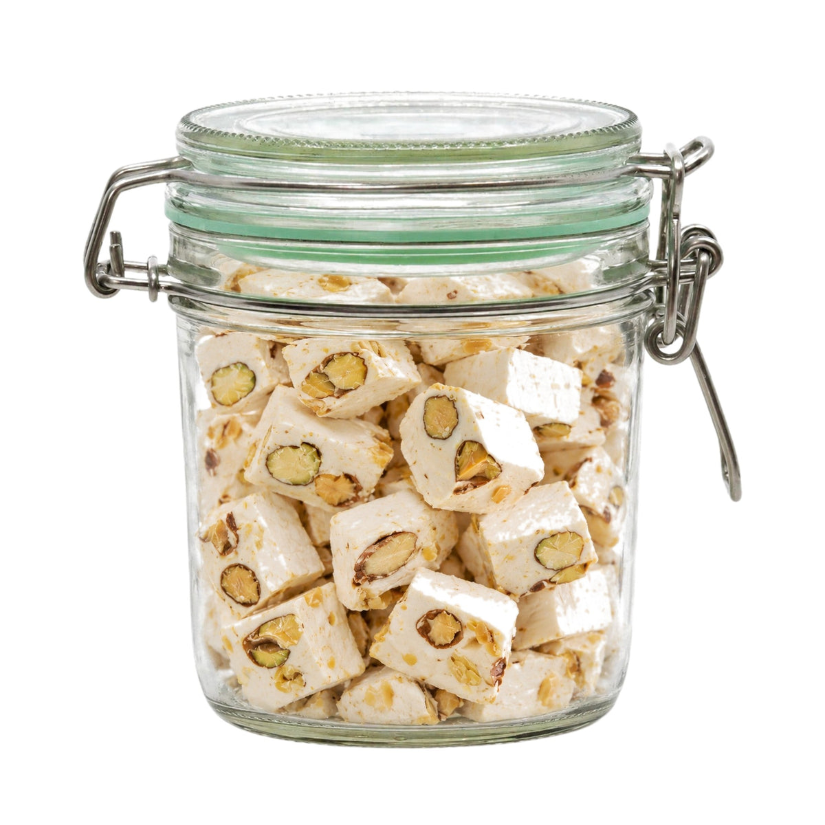 Gevulde weckpot (nougat) op een witte achtergrond